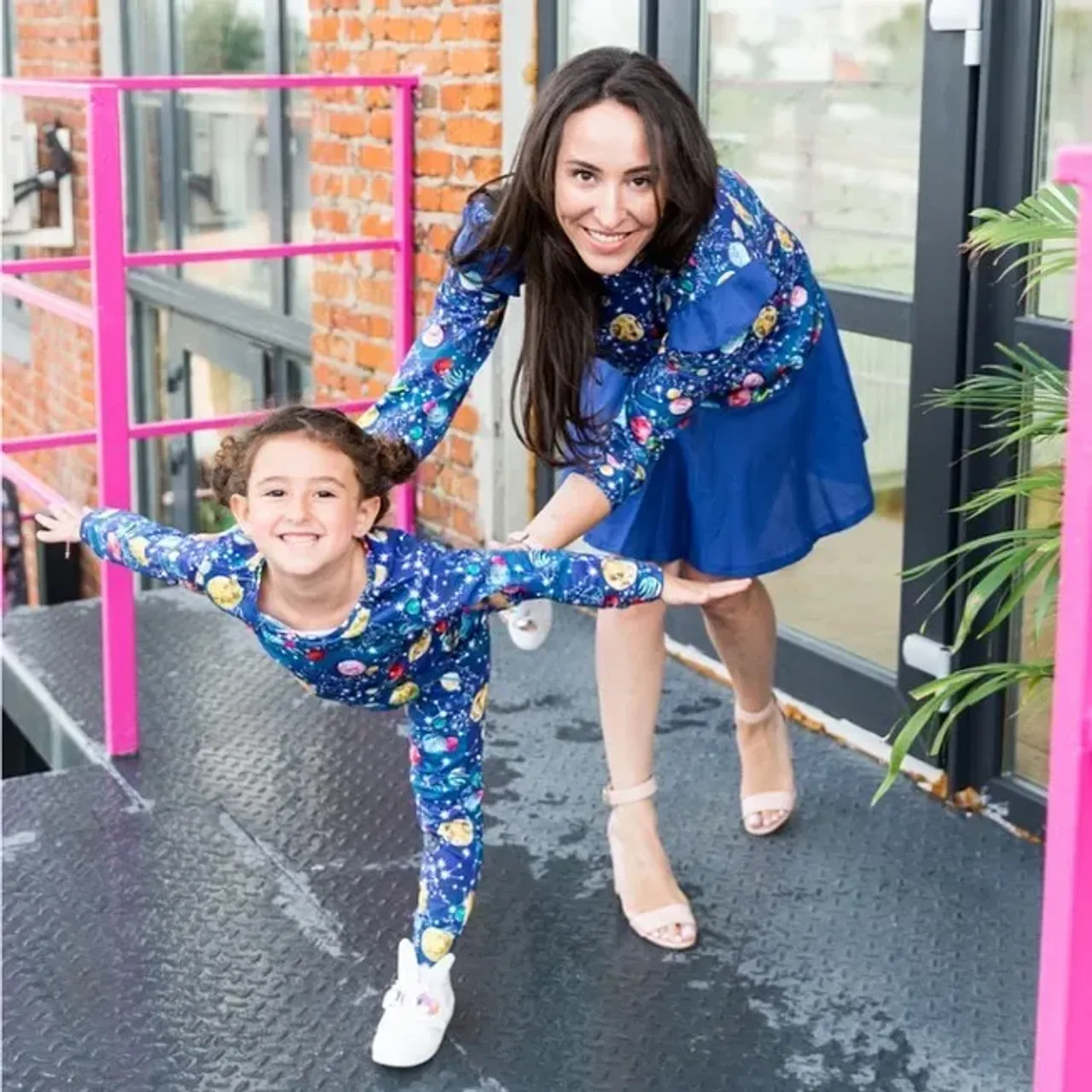 Космос между нами
✨

Детские размеры
86, 92, 98, 104, 110, 116, 122см
Взрослые
S, M, L
✨