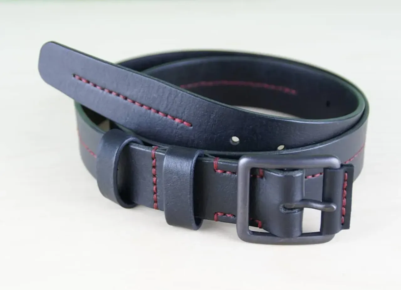 Ремень ручной работы с прошивкой, из натуральной кожи. Ширина 35мм.
.
.
.
.
.
.
.
.
.
.
.
.
.
.
.
.
.
#ременьручнойработы #ременьмужской #ременьженский #ременьспрошивкой #ременькожаный #ременьизкожи #ременьподбрюки #ременьподджинсы #подарокна23февраля #ременьмужскойкожаный #ременьмужскойручнойработы #ременьмужскойспрошивкой