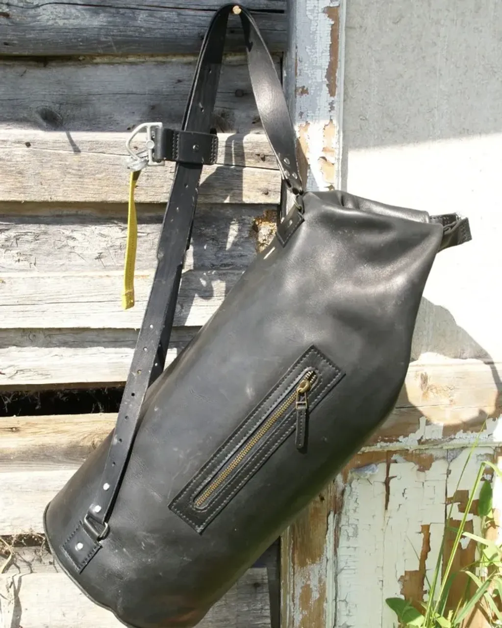 Вещмешок. Натуральная кожа юфть 2,2мм, ручное вощение, ручной седельный шов.

#вещмешок #вещмешоккожаный #вещмешокизкожи #вещмешокизнатуральнойкожи #рюкзакмужской #рюкзакизкожи #рюкзаккожаный #рюкзакизнатуральнойкожи #рюкзакмилитари #милитари #милитаристиль #мужскиеаксессуары #аксессуарыизкожи #кожаныеаксессуары #аксессуарыизнатуральнойкожи #сумкакожаная #сумкаизкожи #сумкаизнатуральнойкожи #сумкамилитари