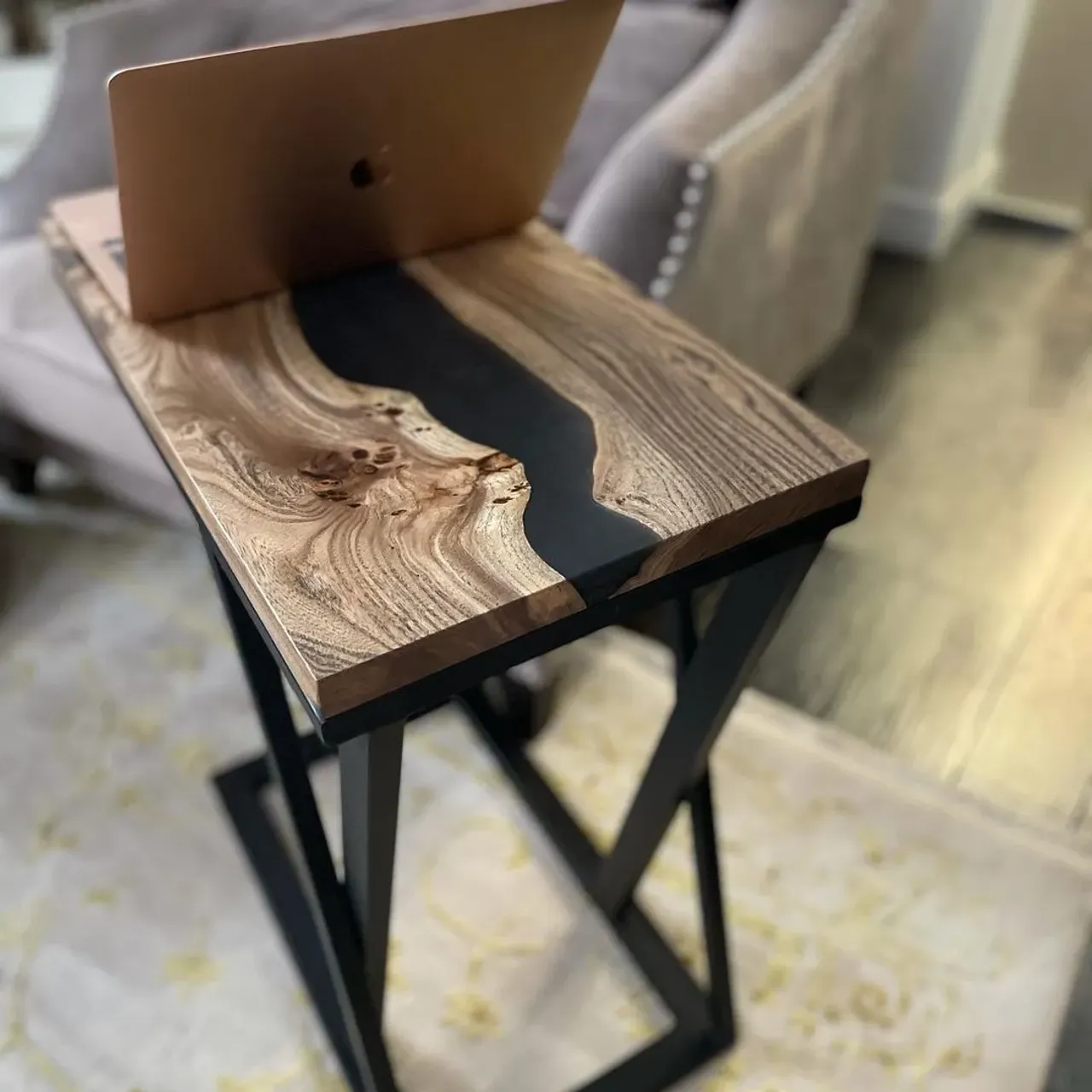 Как вам? Создали Новое подстолье... Такой столик многофункционален,удобен и востребован в сегодняшней реалии!  #столназаказ #столизмассива #столрека