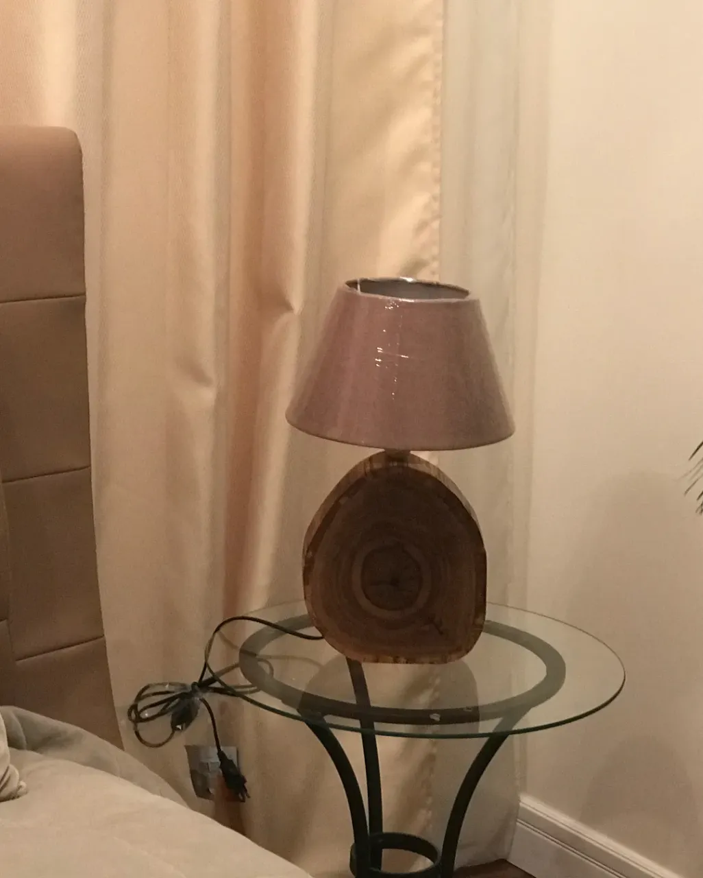 Эко-свет и эко-торшер, абажур, светильник вольётся в ваш интерьер , согревая и украшая его. Спил дуба.  #светильник#свет#торшер#абажур#эко#стиль#интерьер#спил#дуб#экологично#тепло#освещение#слэб#красота#дизайн#