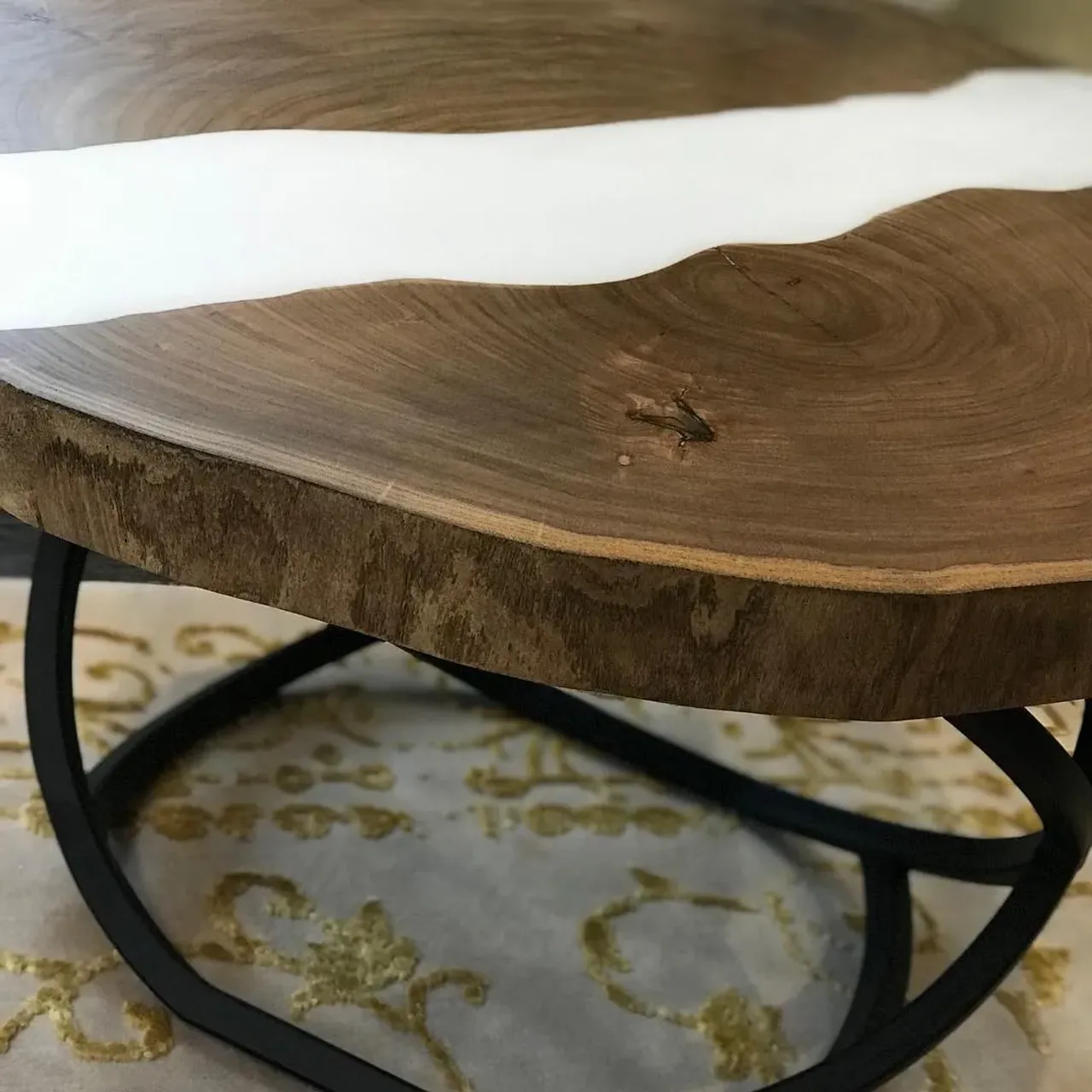 Очередная наша Фантазия-Воплощение!!! Дерзайте и жизнь непременно вознаградит !!!
⠀
Счастливы ВЫ-Счастливы МЫ!!!
⠀
#подарок#Москва#стол#столиздерева#подароксебе#столназаказ#купитьстол#столрука#wood#столлофт#деревянныйстол#wood