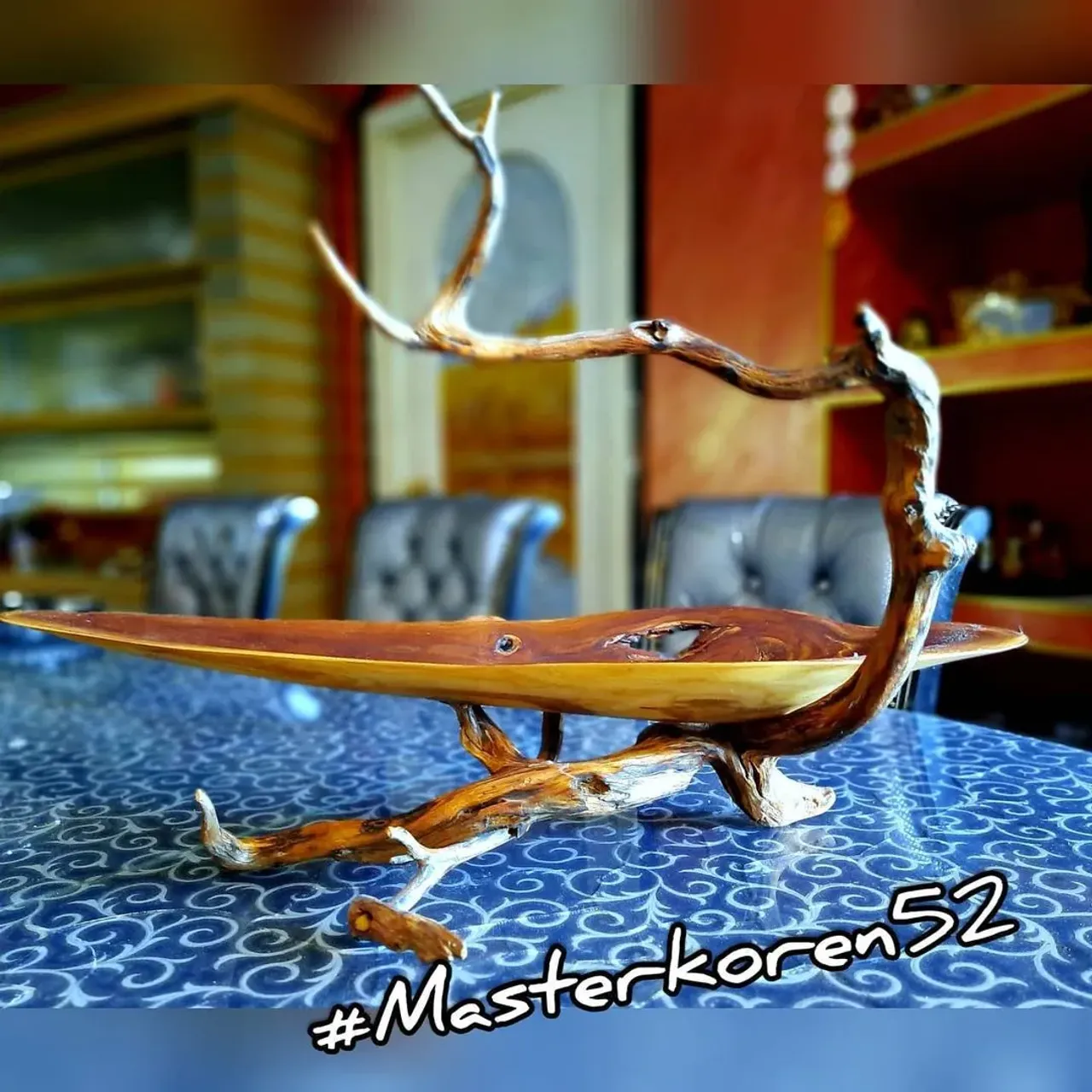 ВАЗА-СЛИВА НА МОЖЖЕВЕЛЬНИКЕ...
💥💥💥
#masterkoren52 #подарок #спилы #столы #стулья #столрека #массив #мебель #можевельник #зеркалоизслэба#амбарнаядоска #живойкрай #дуб #кап #ретродоска #печатьнадосках #печатьнадоскахнижнийновгород #часынаспиле#картинынадосках#нижнийновгород#эксклюзив#интерьер #люстра#корень#капакорень#слэбы#панно#мебельлофт#деревяннаямозаика