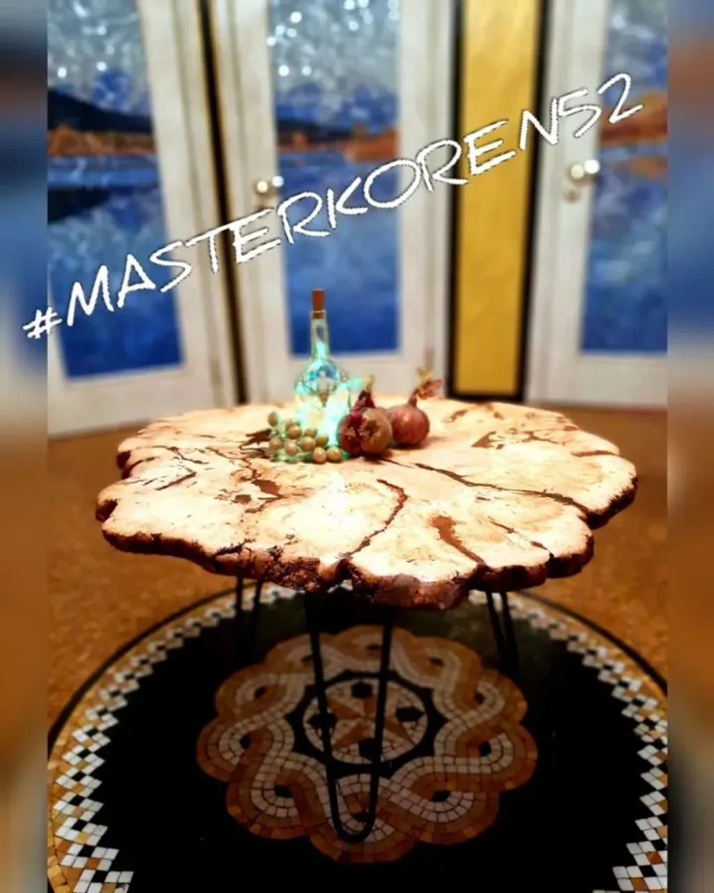 Уникальное сочетание свойств материала, ограниченность запасов и неповторимость капового рисунка в каждом изделии, в конечном счёте, и определило общепризнанную, высокую эстетическую ценность и соответствующую потребительскую цену изделий из этой древесины, которая применяется в отделке самых шикарных интерьеров, а так же в изготовлении соответствующих этому уровню предметов утилитарного назначения.
В каждом таком изделии изначально присутствует дух элитарности.
💥💥💥💥💥💥💥💥💥💥💥💥
#masterkoren52 #подарок #спилы #столы #стулья #мозаика #массив #мебель #можевельник #дерево #дизайн #дом #дуб #кап #круто #корнепластика #рустика #часы#архитектура#нижнийновгород#эксклюзив#интерьер #люстра#корень#капакорень#слэбы#панно#мебельлофт#деревяннаямозаика