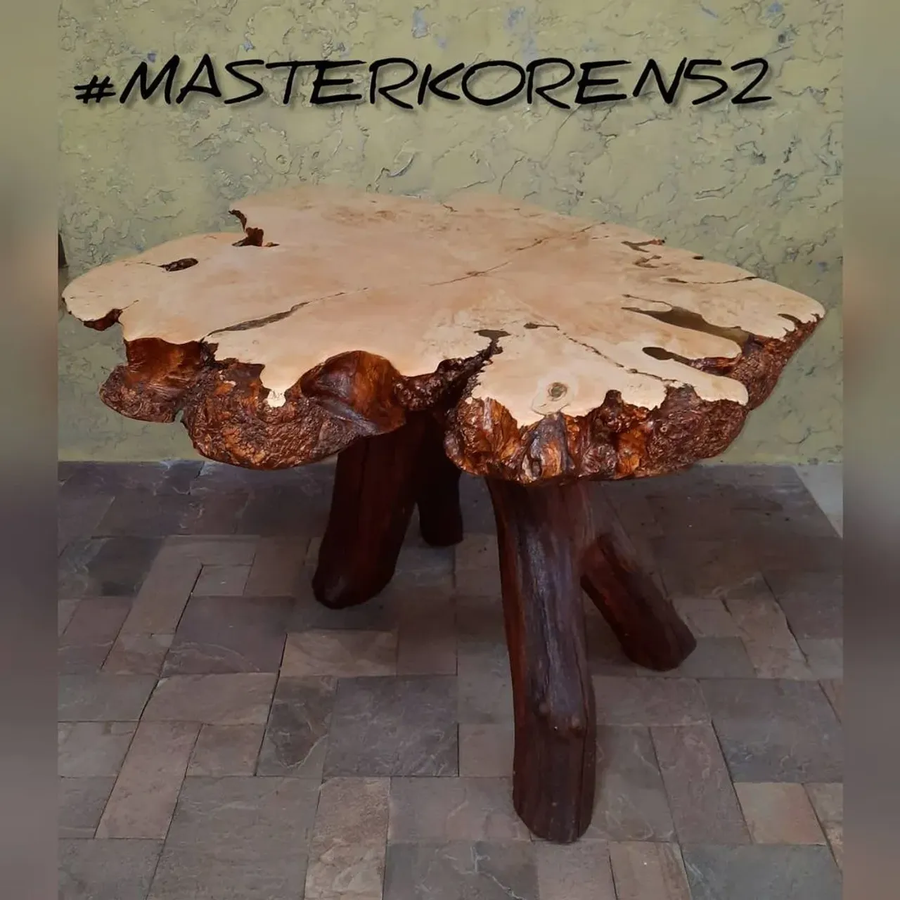 ЕСЛИ ВЫ ИЩИТЕ ЧТО ТО ЭКСКЛЮЗИВНОЕ, МАССИВНОЕ И БРУТАЛЬНОЕ,ТО ЭТО ТО ЧТО ВЫ ИСКАЛИ,НИ КАКИХ РЕК ИЗ ЭПОКСИДНОЙ СМОЛЫ,НИ КАКОЙ ФОРМЫ ПРИТЯНУТОЙ ЗА УШИ,ТОЛЬКО ЭКСКЛЮЗИВНЫЙ МАТЕРИАЛ И ДИЗАЙН ОТ ПРИРОДЫ ПОДЧЕРКНУТЫЙ НАМИ..СПИЛ КАПА КЛЕНА(ДИАМЕТР (1 МЕТР),ЦЕЛИКОВОЕ ПОДСТОЛЬЕ ИЗ ДУБА НА ЧЕТЫРЕХ НОГАХ
💥💥💥💥💥💥💥💥
#masterkoren52 #подарок #спилы #столы #стулья #мозаика #массив #мебель #можевельник #дерево #дизайн #дом #дуб #кап #круто #корнепластика #рустика #часы#архитектура#нижнийновгород#эксклюзив#интерьер #люстра#корень#капакорень#слэбы#панно#мебельлофт#деревяннаямозаика