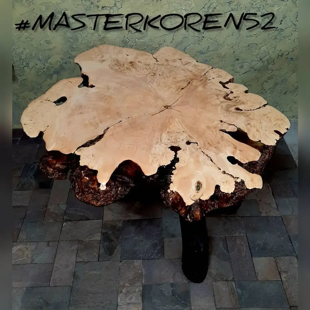 ЕСЛИ ВЫ ИЩИТЕ ЧТО ТО ЭКСКЛЮЗИВНОЕ, МАССИВНОЕ И БРУТАЛЬНОЕ,ТО ЭТО ТО ЧТО ВЫ ИСКАЛИ,НИ КАКИХ РЕК ИЗ ЭПОКСИДНОЙ СМОЛЫ,НИ КАКОЙ ФОРМЫ ПРИТЯНУТОЙ ЗА УШИ,ТОЛЬКО ЭКСКЛЮЗИВНЫЙ МАТЕРИАЛ И ДИЗАЙН ОТ ПРИРОДЫ ПОДЧЕРКНУТЫЙ НАМИ..СПИЛ КАПА КЛЕНА(ДИАМЕТР (1 МЕТР),ЦЕЛИКОВОЕ ПОДСТОЛЬЕ ИЗ ДУБА НА ЧЕТЫРЕХ НОГАХ
💥💥💥💥💥💥💥💥
#masterkoren52 #подарок #спилы #столы #стулья #мозаика #массив #мебель #можевельник #дерево #дизайн #дом #дуб #кап #круто #корнепластика #рустика #часы#архитектура#нижнийновгород#эксклюзив#интерьер #люстра#корень#капакорень#слэбы#панно#мебельлофт#деревяннаямозаика