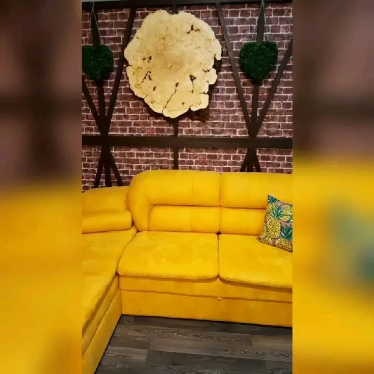 ПАННО НА СТЕНУ ИЗ СПИЛА КАПА КОРНЯ КЛЕНА 90СМ,ЕСТЬ РАЗНЫЕ ФОРМЫ И РАЗМЕРЫ
#masterkoren52 #подарок #спилы #столы #стулья #мозаика #массив #мебель #можевельник #дерево #дизайн #дом #дуб #кап #круто #корнепластика #рустика #часы#архитектура#нижнийновгород#эксклюзив#интерьер #люстра#корень#капакорень#слэбы#панно#мебельлофт#деревяннаямозаика