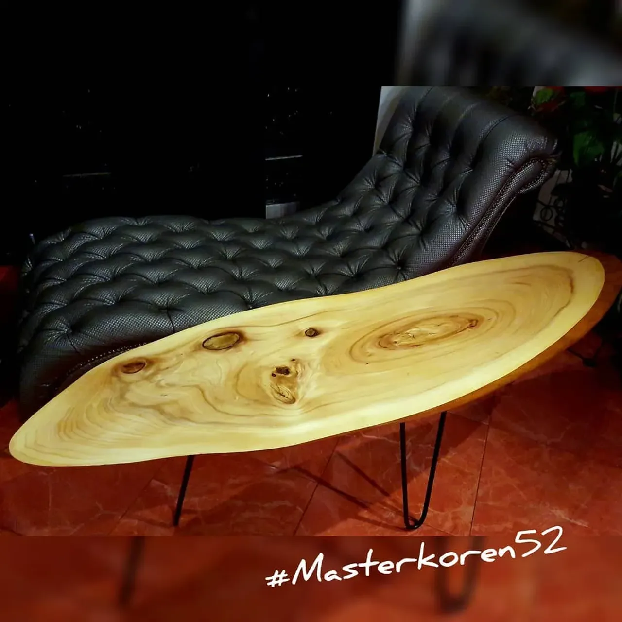 КОНСОЛЬ-СТОЛ,ТАНГЕНТАЛЬНЫЙ СПИЛ ВЯЗА(КАРАГАЧ)1,3М×40СМ,ПОДСТОЛЬЕ МОЖЕТ БЫТЬ ЛЮБЫМ ПО ЖЕЛАНИЮ ЗАКАЗЧИКА....
💥💥💥💥
#masterkoren52 #подарок #спилы #столы #стулья #столрека #массив #мебель #можевельник #зеркалоизслэба#амбарнаядоска #живойкрай #дуб #кап #ретродоска #печатьнадосках #печатьнадоскахнижнийновгород #часынаспиле#картинынадосках#нижнийновгород#эксклюзив#интерьер #люстра#корень#капакорень#слэбы#панно#мебельлофт#деревяннаямозаика