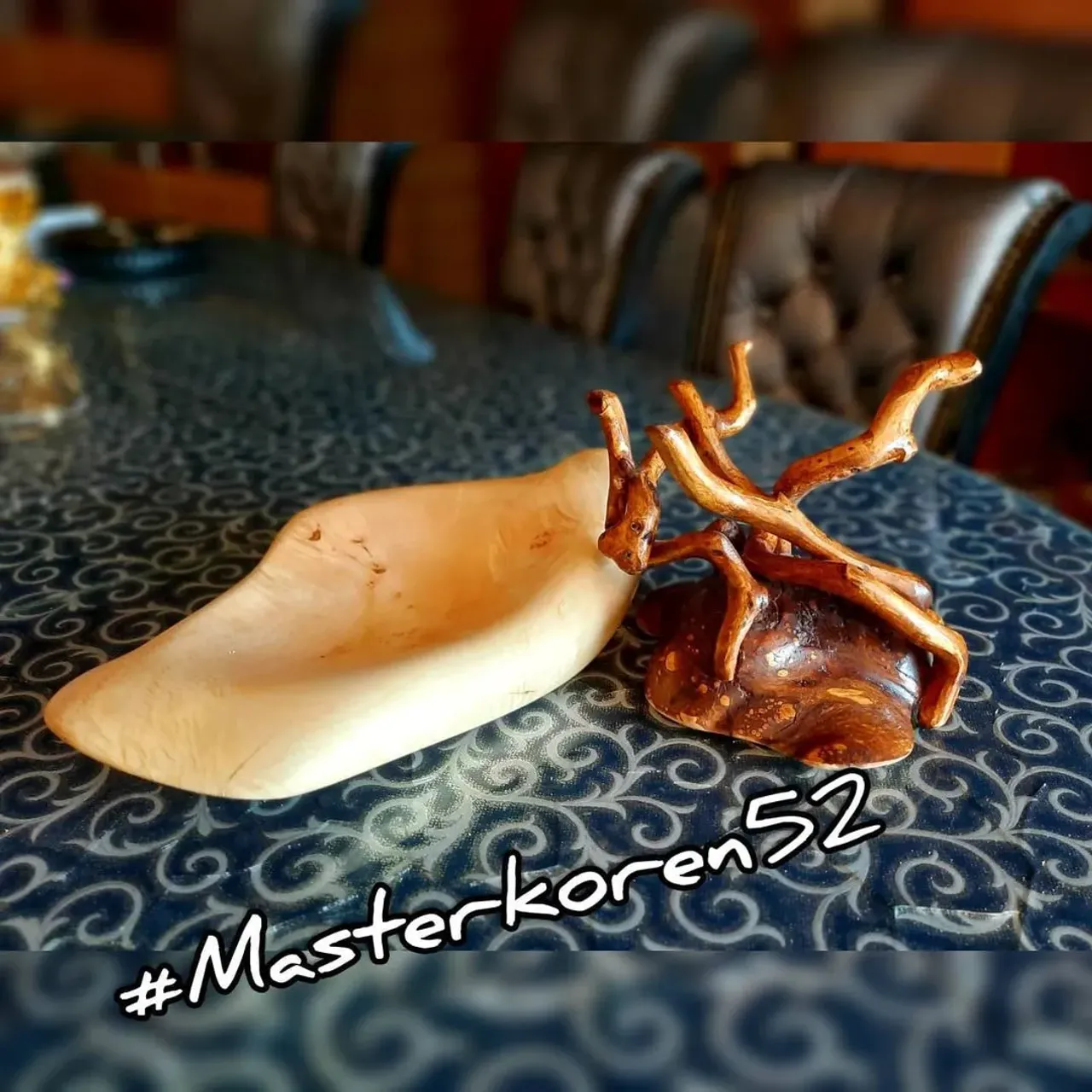 ВАЗА ТРАНСФОРМЕР КАПА КЛЕНА,,,
💥💥💥
#masterkoren52 #подарок #спилы #столы #стулья #столрека #массив #мебель #можевельник #зеркалоизслэба#амбарнаядоска #живойкрай #дуб #кап #ретродоска #печатьнадосках #печатьнадоскахнижнийновгород #часынаспиле#картинынадосках#нижнийновгород#эксклюзив#интерьер #люстра#корень#капакорень#слэбы#панно#мебельлофт#деревяннаямозаика