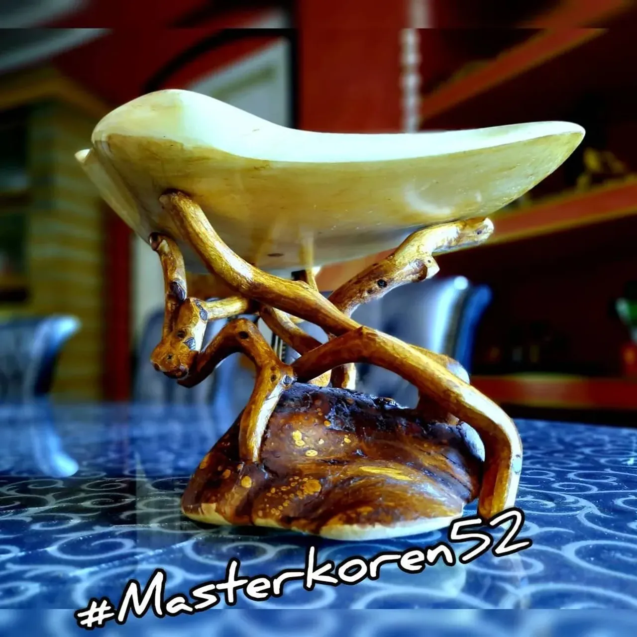 ВАЗА ТРАНСФОРМЕР КАПА КЛЕНА,,,
💥💥💥
#masterkoren52 #подарок #спилы #столы #стулья #столрека #массив #мебель #можевельник #зеркалоизслэба#амбарнаядоска #живойкрай #дуб #кап #ретродоска #печатьнадосках #печатьнадоскахнижнийновгород #часынаспиле#картинынадосках#нижнийновгород#эксклюзив#интерьер #люстра#корень#капакорень#слэбы#панно#мебельлофт#деревяннаямозаика