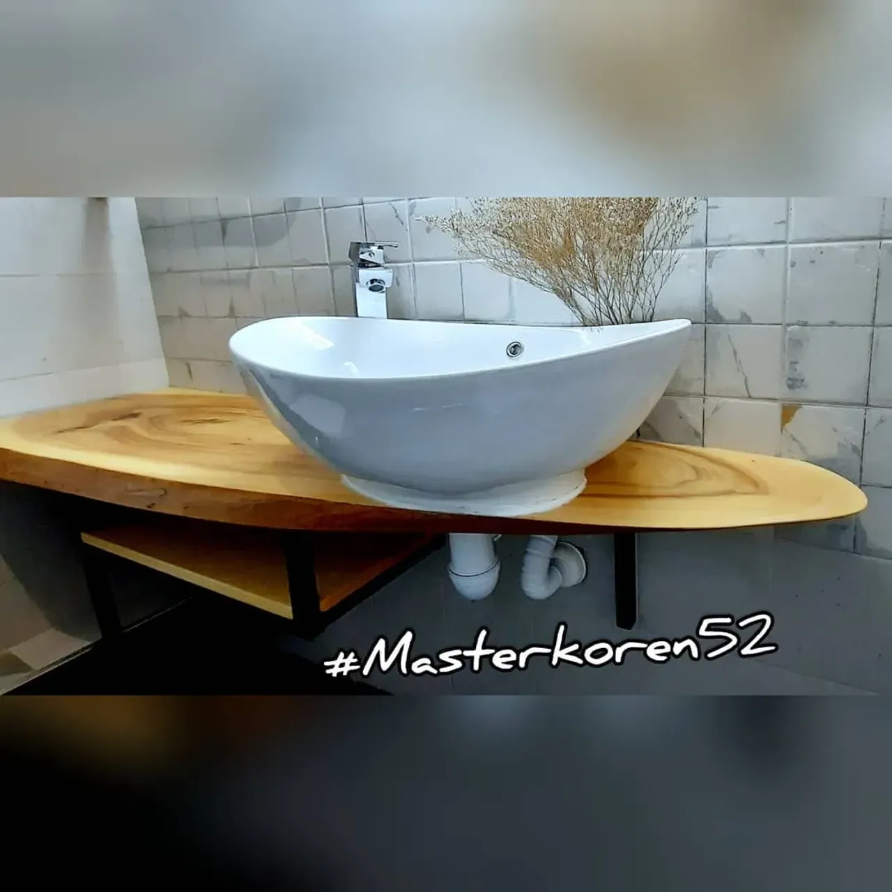 СТОЛЕШНИЦА ТАНГЕНТАЛЬНЫЙ СПИЛ ВЯЗА(КАРАГАЧ).
💥💥💥
#masterkoren52 #подарок #спилы #столы #стулья #столрека #массив #мебель #можевельник #зеркалоизслэба#амбарнаядоска #живойкрай #дуб #кап #ретродоска #печатьнадосках #печатьнадоскахнижнийновгород #часынаспиле#картинынадосках#нижнийновгород#эксклюзив#интерьер #люстра#корень#капакорень#слэбы#панно#мебельлофт#деревяннаямозаика