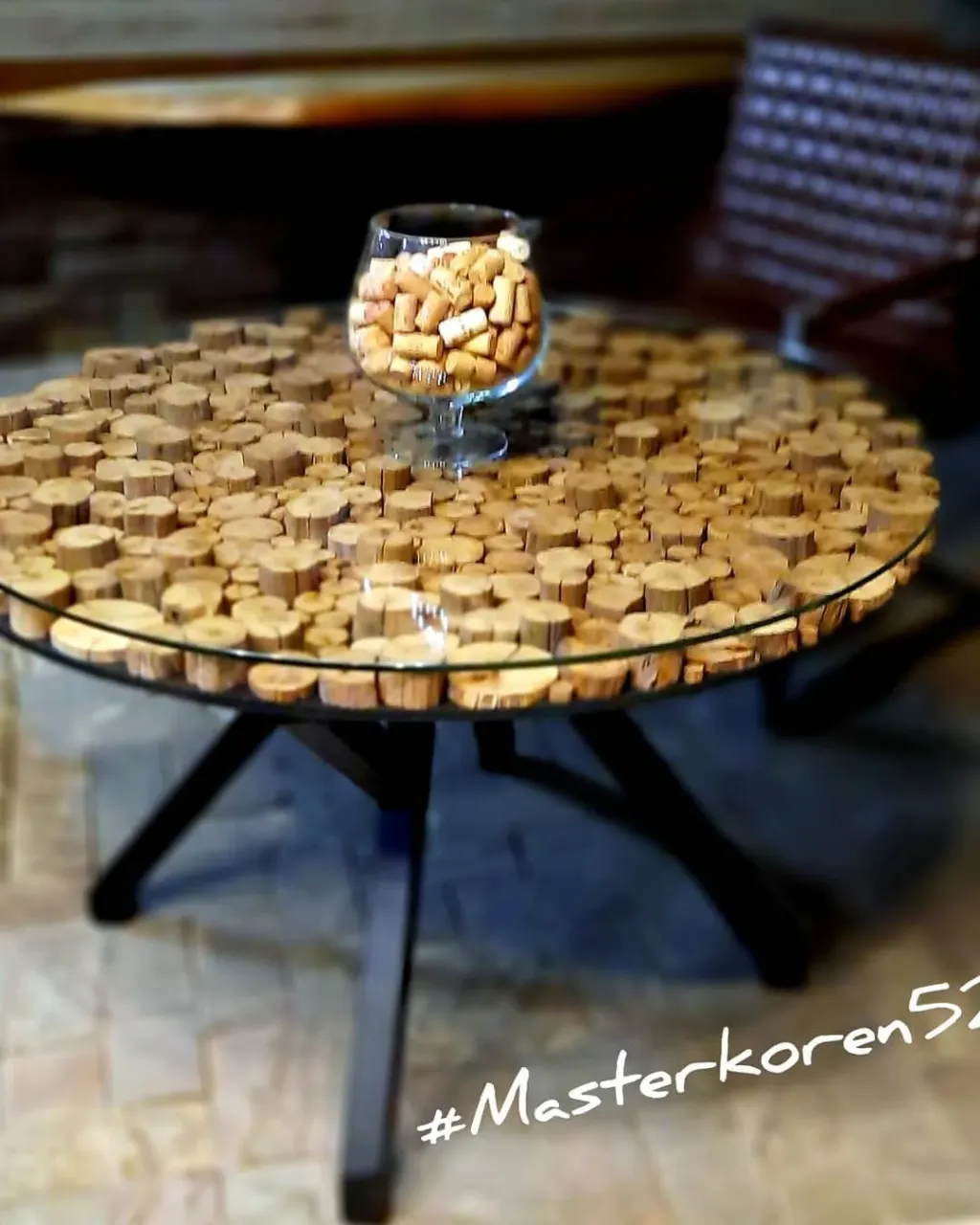 СТОЛ ИЗ СПИЛОВ ДУБА В РАЗНЫХ УРОВНЯХ,ЛЮБЫЕ ФОРМЫ И РАЗМЕРЫ...
💥💥💥
#masterkoren52 #подарок #спилы #столы #стулья #столрека #массив #мебель #можевельник #зеркалоизслэба#амбарнаядоска #живойкрай #дуб #кап #ретродоска #печатьнадосках #печатьнадоскахнижнийновгород #часынаспиле#картинынадосках#нижнийновгород#эксклюзив#интерьер #люстра#корень#капакорень#слэбы#панно#мебельлофт#деревяннаямозаика