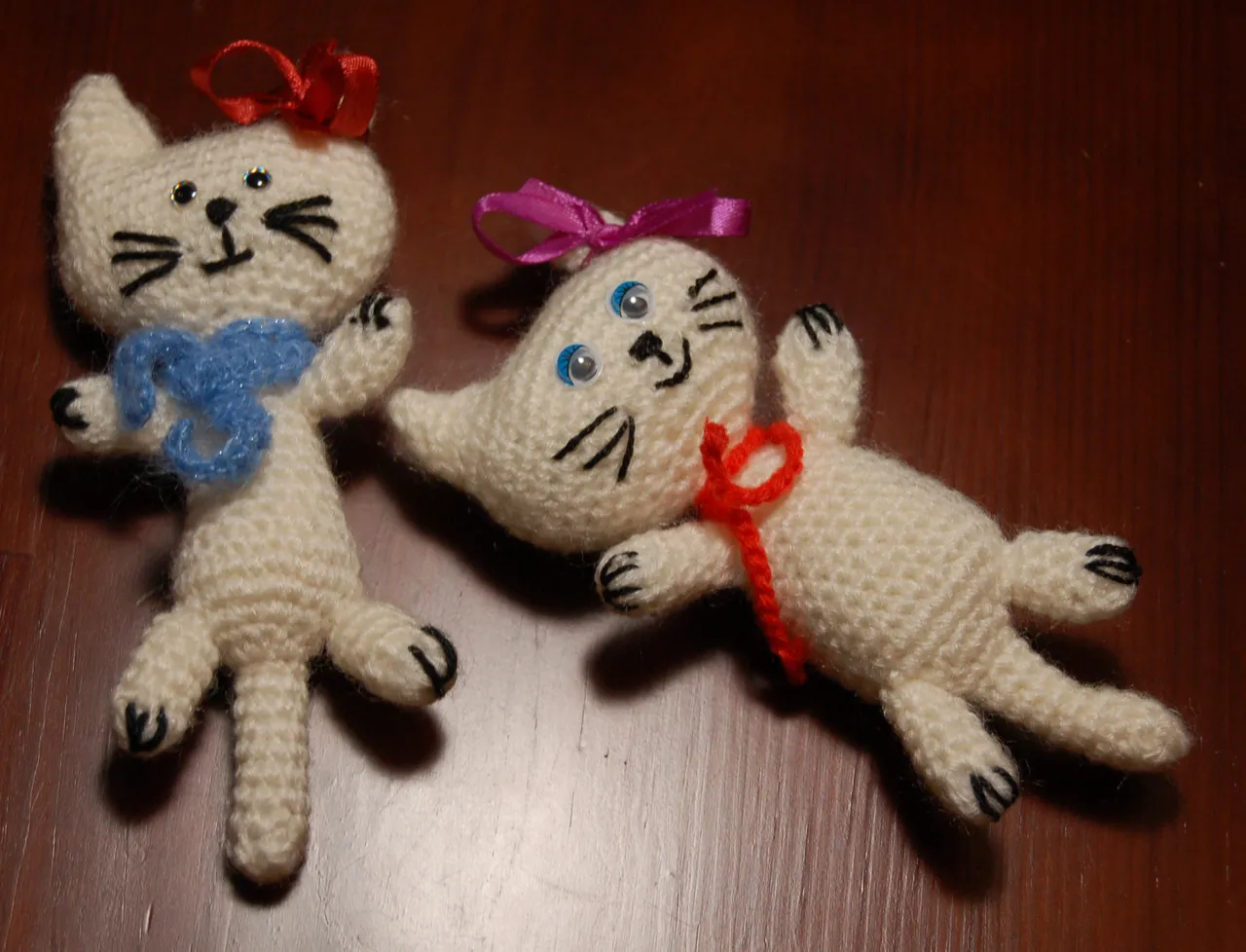 Hello. Do you like to crochet gifts for your friends and relatives? I think that my funny cat is a wonderful idea and my Crochet Pattern will help you.