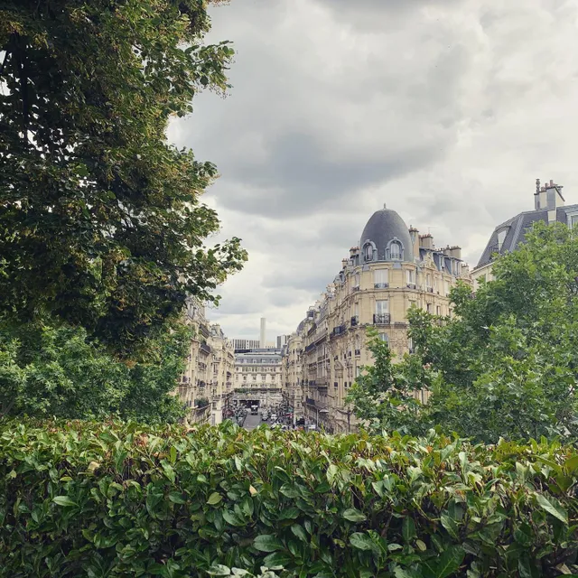 날씨가 우울하면 우울한대로 운치가 있다. 걷기좋은 선선한날 빠리 산책 promenade paris 
#promenade #paris #12eme