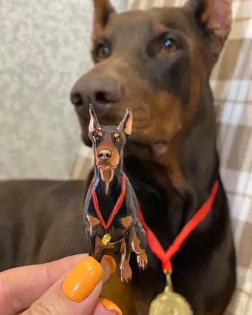 Заказчик доволен 😅🤪
Эта брошка улетела в Москву к его замечательной хозяйке✨

Очень любим и с удовольствием делаем мини-копии ваших домашних любимцев!🐕