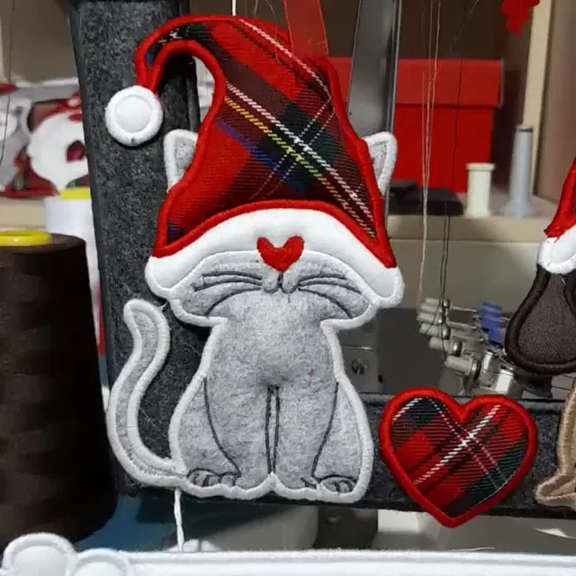 ITH Gnome House #machineembroiderydesigns  #inthesoop  #xmas  #natale2021