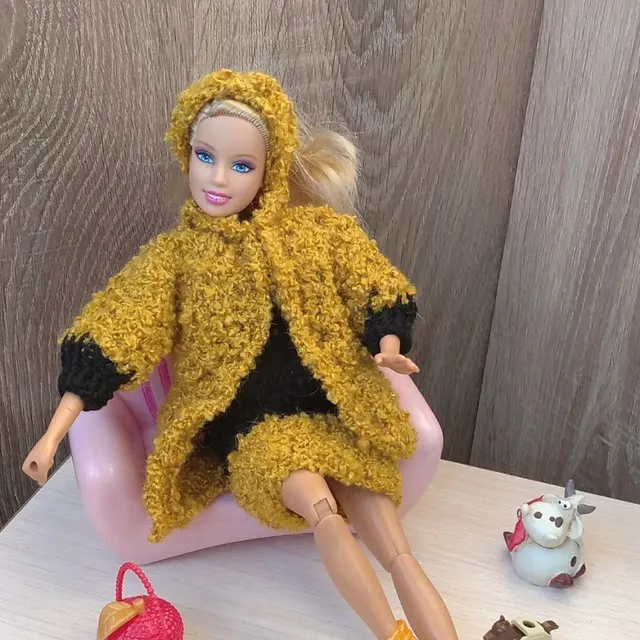 Excited to share the latest addition to my #etsy shop: Barbie costume. Fuzzy Cardigan. Barbie sweater. Accessories. Yellow/Black cardigan. Crochet oversized cardigan. Dress Doll10 1/2-12"/27-30cm #yellow #babyshower #black #clotheslot #knitted
https://etsy.me/3Gf94LF
#barbieclothes #knittingclothing #barbiedoll