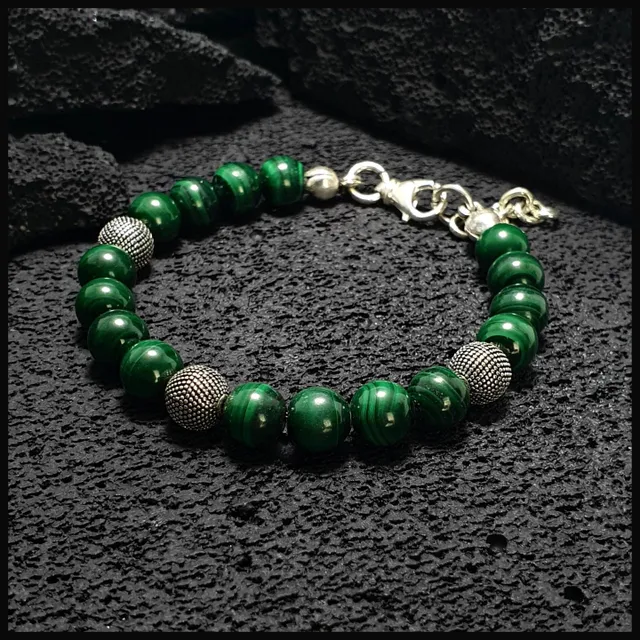 NATURAL MALACHITE BRACELET WITH SOLID SILVER ACCESSORIZE
Handmade Natural Gemstone Jewelry

All our design prepares according to your given size with love.

Please visit our esty shop for order;
https://www.etsy.com/shop/SevenArtJewelry

#etsy#handmadejewelry#sevenartjewelry#etsysuccess#etsyshop#etsymarket#uniquedesign#qualityworkmanship#qualitystone#solidsilver#silverbracelet#greenbeads@sevenartjewelry @etsysuccess