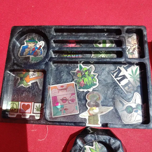 Rolling Tray & Accessories|Black stoner stickers|Customizable 
#weedrollingtray #stonertools #resinart #resincraft #resinashtray