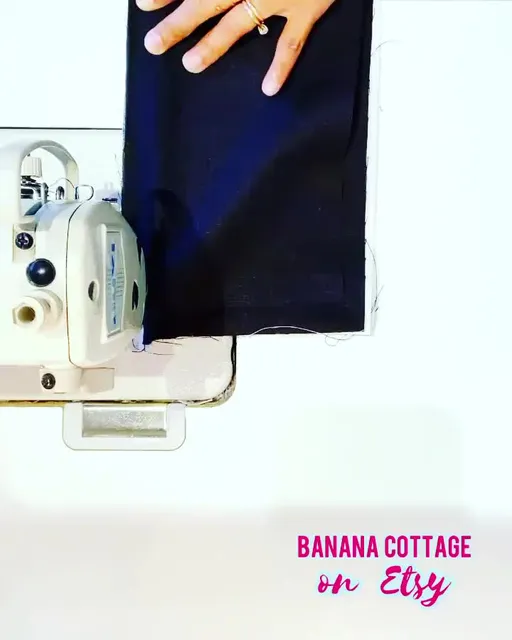 Handbag making at Banana Cottage. New graphics and custom purses are now available on Etsy. 💕
.
.
#etsyshop #etsydesigner #photogift #custombags #giftforher #petalumaartist #sfetsy #localdesigner #shoplocal