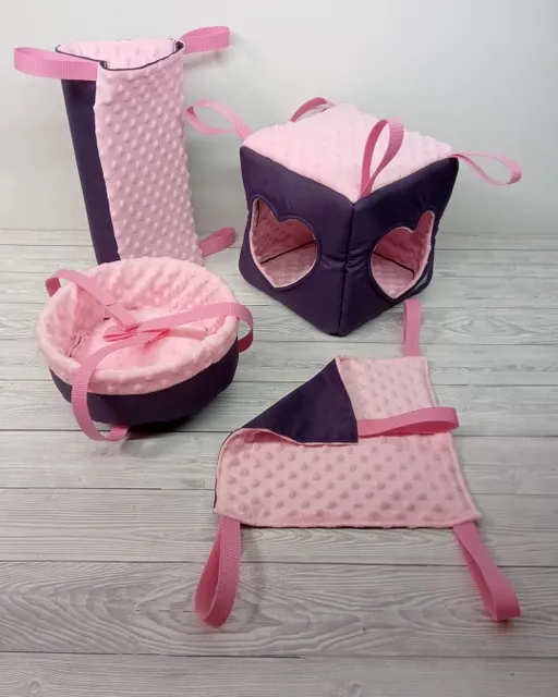 Fioletowo - różowy komplet do klatki dla małych zwierzaków 🦔🐇🐕🤩.
Violet-pink set for a cage for small animals 🦔🐇🐕🤩.
#domekdlaszynszyli
#domekdlaszczurkow
#domekdlaswinkimorskiej
#hamakdlazwierzaka
#guineapighideout
#guineapigtoys
#chinchillahouse
#guineapighideaway
#ratbeds