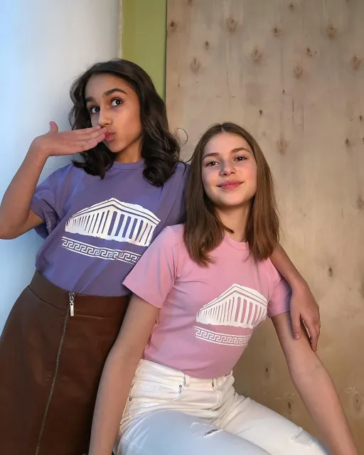 Мы слышали, что вы заждались детских футболок? 😁😏
⠀
Ловите!♥️
⠀
На прекрасных девчонках футболки с изображением Парфенона 🏛 😍
⠀
🏷 качество: 92%, хлопок 8% лайкра❤️
⠀
‼️Индивидуальный пошив по ростовке от 98 до 164 см
⠀
Хотите такую же? Пишите в Direct 🥳
⠀
#greek#style#ягрек#константинополь⁣⁣#греческийстиль#греция#бренд⁣⁣#футболка#грек#стиль#греческий⁣⁣#история#спарта#спартанец#футболкамужская#грек#хлопок#патриотизм#греция#акрополь#парфенон#детскаяфутболка#дети#спартанец#футболкидетские#лира#фамилия#санторини