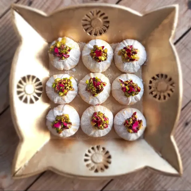 ✈️🌎World Wide Free Shipping!
Sofra Maamoul | Handmade Sweet Stuffed Cookies with Semolina and Nuts
Shop Now on sofra369.com

#sofra369 #cookies #stuffedcookies #tunisianfood #maamoul