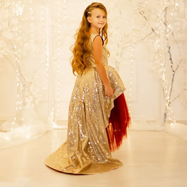 Princešī kleita👑👗 mirdzošs fliteru audums ar bordo tillu❤😍
⠀
Kleitas cena no 105 eur ⠀
Piedāvājam gan individuālās šūšanas pakalpojumus, gan iespēju izvēlēties savu sapņa kleitu no gataviem modeļiem
🌟 Plaša tilla, mežģīņu un audumu krāsu izvēle. Var arī kombinēt krāsas
⭐ Kleitas garumu/dizainu var mainīt
⭐Kleitas tiek šūtas pēc jūsu individuāliem mēriem vai jebkura standarta izmērā no 74cm līdz 147cm un XS - XXL izmēros
⭐Lai pasūtītu rakstiet PM vai Viber/Whatsapp 28895815. Pielaikot un redzēt gatavas kleitas var Valdemāra 118 (iepriekš vienojoties par tikšanos laiku)  #tillakleita #tutukleita  #garakleita #princešukleita #bērnumode #bērnusvinīgakleita #meiteņukleitas #платьедляпринцессырига #нарядноеплатьерига #нарядноедетскоеплатьелатвия
