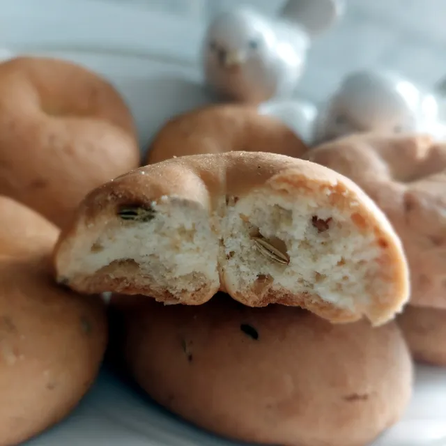 Kaak Anis | Handmade Sweet Cookies with Organic Anise

#etsy #etsyshop #etsyseller #etsysellersofinstagram #turkishfood #algerianfood #tunisianfood #maroccansnack #kaakanis #cookies #christmascookies