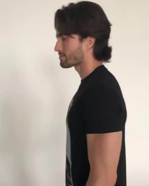 Это не просто футболка🇬🇷🔥⁣⁣⠀
⁣⁣⠀
Мы вкладываем душу в каждое наше изделие! Просматриваем каждый шов, каждое нанесение. При отправке клиенту проверим каждую мелочь, чтобы всё было шикарно🤤⁣⁣⠀
⁣⁣⠀
На видео видно насколько всё качественно, футболка сидит на мужчине идеально✨⁣⁣⠀
⁣⁣⠀
Нанесение принта: шелкография💦⁣⁣
Качество 92% хлопок 8% лайкра✨⁣⁣⠀
Доступны все размеры от S до XL✅⁣⁣⠀
⁣⁣⠀
Хочешь такую же? Пиши в Direct❤️⁣⁣
Стоимость всего 990₽🥳🥳🥳⁣⁣⠀
⁣⁣⠀
#greek#style#ягрек#греки#hellas⁣⁣⠀
#греческийстиль#греция#бренд⁣⁣⠀
#одежда#грек#стиль#греческий