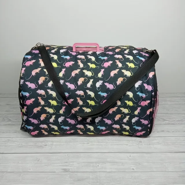 Pokrowiec na transporter - chyba wiadomo dla kogo :)🐀🤩
Transporter cover - I guess you know who it's for :)🐀🤩
#transporterdlazwierząt #ratslove #szczury