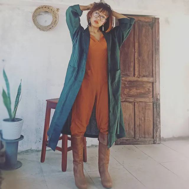 Do you like a long coat with 2 big comfortable pockets front ?
#linencoat #linenjacket 
#darkturquoise #forestgreen #linenclothing #ecofashion