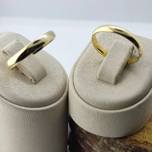 High quality, 14K Gold  hollow Classical Wedding bands for your most special day. ❤️🥰👰🤵👩‍❤️‍👨
.
.
.
link in bio 👆👆👆
.
.
.
.
#weddingband #14KGold #etsyshop #marriage #finejewellery #ootd #fashion #shesaidyes #loveforever #lifetime