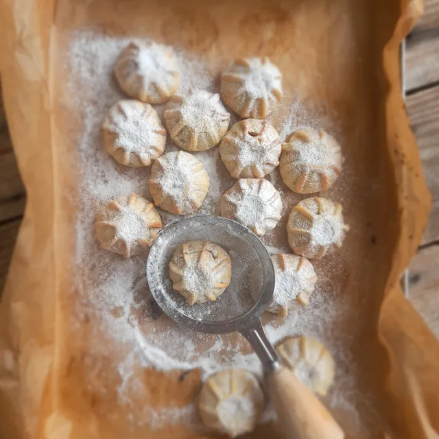 ✈️🌎World Wide Free Shipping!
Sofra Maamoul | Handmade Sweet Stuffed Cookies with Semolina and Nuts
Shop Now on sofra369.com

#sofra369 #cookies #stuffedcookies #tunisianfood #maamoul