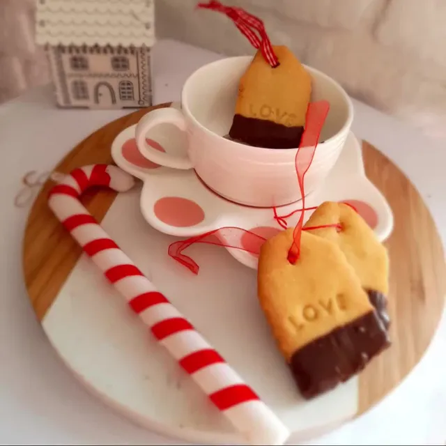 ✈️🌍 Worldwide Shipping
Coffee & Tea Side Gingerbread Cookies
Shop Now Online on sofra369.com

#sofra369 #teacookies #coffecookies #homemadecookies #chocolatecookies
