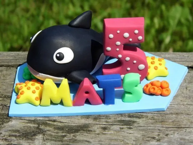 Bring your under the sea theme to the next level with this adorable orca cake topper :) #orcacaketopper #birthdaycaketopper #undertheseaparty #underthesea #undertheseacollection #undertheseacake #undertheseatheme #orca #orcas #orcawhale #orcafigurine #birthday #fifthbirthday #decoration #Etsyseller #Etsystore #Etsyshop #polymerclay #art #artist #birthdayparty #partyforkids #handmade