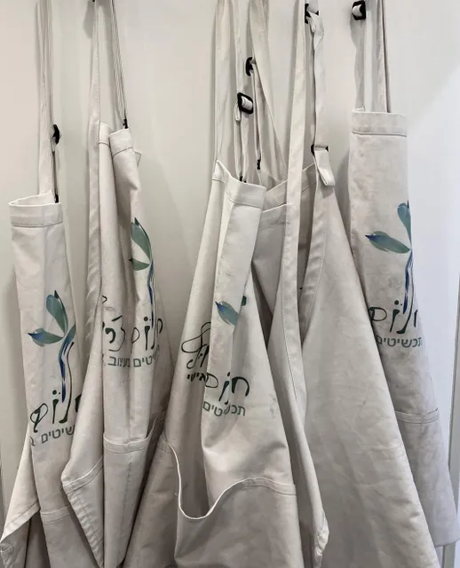 תליתי את הסינר,⁠
אני יוצאת לחופש,⁠
גם לי מגיע 😉⁠
⁠
נשוב לפעילות סדירה אחרי החגים.⁠
⁠
בינתיים, אני מזמינה אותך להתרשם משפע מידע ופעולות באתר החדש שלנו:⁠
www.dream-smith.co.il⁠
⁠
אפשר גם לשלוח הודעות לואצאפ 052-3449584⁠
מבטיחה לענות ככל שהקליטה תאפשר לי 📶⁠
⁠
📷️ @netashka⁠
⁠
⁠חלום צרוף - תכשיטים בעיצוב אישי⁠ | בית הספר לצורפות במודיעין | לימודי צורפות (גם) אונליין | סדנאות צורפות חווייתיות | מיחזור ושידרוג תכשיטי זהב⁠
⁠
#צורפות #עיצובתכשיטים #אתרחדש #חנותמקוונת #מתנותלחג  #תכשיטים #טבעות #צמידים #עגילים #נזמים #שרשראות #וינטג' #תכשיטייוקרה #תכשיטיםבעבודתיד #זכרונות #אהבה #חיבורים #חלוםצרוף #לכלחלוםישתכשיט⁠