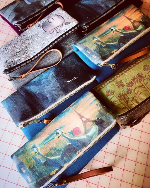 Custom Wristlets with your own arts or photos. BananaCottage.com .
.
.
#custombags #customwristlets #artistbag #zazzlemade #zazzleshop #personalizedgifts #personalizedbag #customgifts #monogrammedbag #petalumaartist #giftforher #uniquegift #photogift #paris #eiffeltower #duck