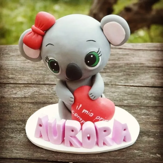 New cake topper in my shop 😊 shop in my bio 👉
#koala #koalas #koalacake #koalabirthdayparty #cakedecoration #cakedecorating #loveanimals❤️ #polymerclaylove #creatinganimals #lovekoala #collection #collectibles #caketoppers #caketopper #etsygifts #etsyhandmade #handmadegifts #handmade #birthdaypartydecor #firstbirthday #animalcake