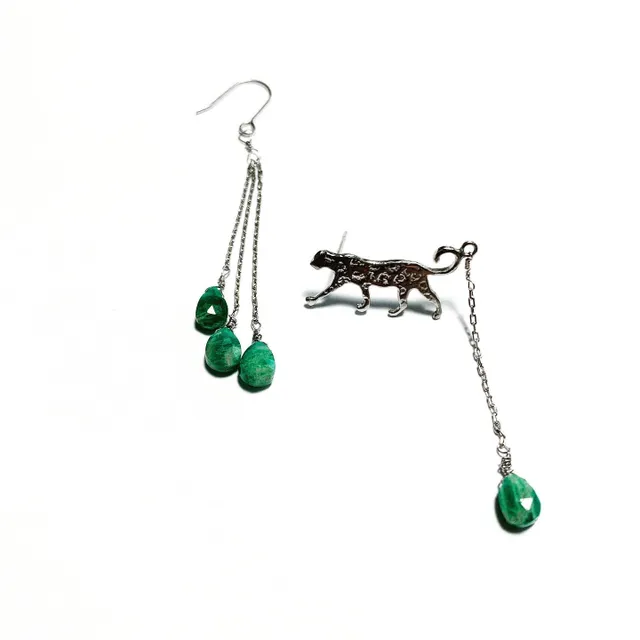 Amazonite rain 
Leopard sous la pluie
아마조나이트 비속의 레오파드
#비가와도괜찮아
I
o
h
o
Ë
s
n
i
m
#leopardsouslapluie #bouclesdoreille #earrings #amazonite #green #hotsummer #vivid #아마조나이트 #이어링 #귀걸이 #주얼리 #이오코에스님주얼리 #이오코 #아마조나이트비속의레오파드 #그린 #초록 #여름 #레오파드 #표범초식레오파드 #스토리주얼리 #leopardherbivore #iohcoesnim_amazonite