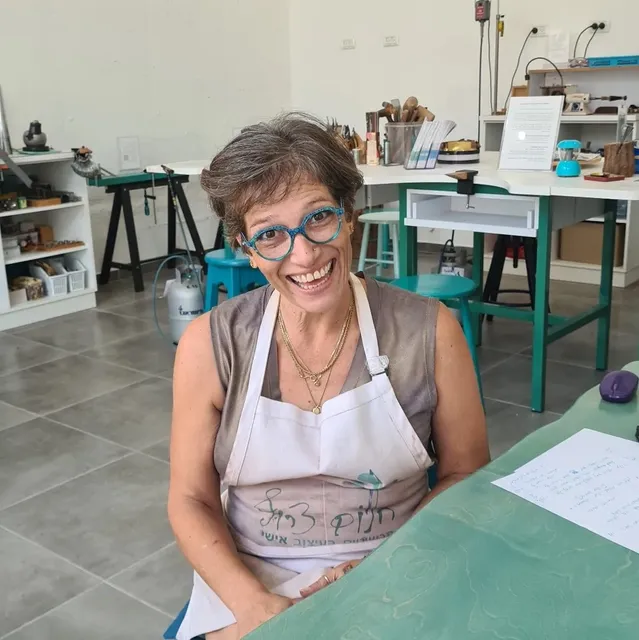 רוצה לדעת מה קורה החודש בסטודיו?⁠
⁠
אפשר להתעדכן בקישור ⁠
https://www.dream-smith.co.il/מה-קורה-החודש-בסטודיו⁠
⁠
חלום צרוף - תכשיטים בעיצוב אישי⁠ | בית הספר לצורפות במודיעין | לימודי צורפות (גם) אונליין | סדנאות צורפות חווייתיות | מיחזור ושידרוג תכשיטי זהב⁠
⁠
#צורפות #עיצובתכשיטים #אתרחדש #חלוםצרוף #לכלחלוםישתכשיט #מהקורהבסטודיו #לוחפעילות #סדנאות #קורסים #חוגים #מודיעין #מכבים #רעות #מודיעיןמכביםרעות