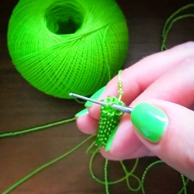 зелененький #рабочийпроцесс 🍀🌿🍃 #beads #аскороосень #бисер #зеленый #рукоделие #handmade #рукоприкладство