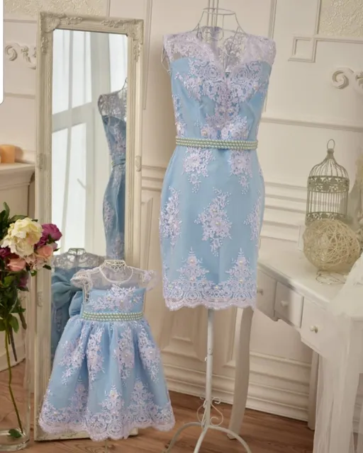 Maigi zila krāsa un sniegbalta mežģīne👗 veido kopā ļoti greznu #mammasmeitas kleitu komplektu 🛍🌞 Cena 135  eur par 2 kleitām ⠀  Piedāvājam gan individuālās šūšanas pakalpojumus, gan iespēju izvēlēties savu sapņa kleitu no gataviem modeļiem ⠀
⠀
🌟 Plaša tilla, mežģīņu un audumu krāsu izvēle. Var arī kombinēt krāsas⠀
⭐ Kleitas garumu/dizainu var mainīt⠀
⭐Kleitas tiek šūtas pēc jūsu individuāliem mēriem vai jebkura standarta izmērā no 74cm līdz 147cm un XS - XXL izmēros⠀
⭐Lai pasūtītu rakstiet PM vai Viber/Whatsapp 28895815. Pielaikot un redzēt gatavas kleitas var Valdemāra 118 (iepriekš vienojoties par tikšanos laiku)

#princešukleitas #bērnumode #meiteņukleitas #svinīgakleita #kleita #dzimšanasdiena #viengadniece #pirmādzimšanasdiena #pirmāfotosesija #kleitafotosesijai #платьедлядевочки #детскаямода #платьедляпринцессы #деньрождения
#bērnumode #princesukleita #tillakleita #tutukleita #ballisukleitas #mammameita #vienādaskleitas #mežģīņukleita #vienādaskleitas