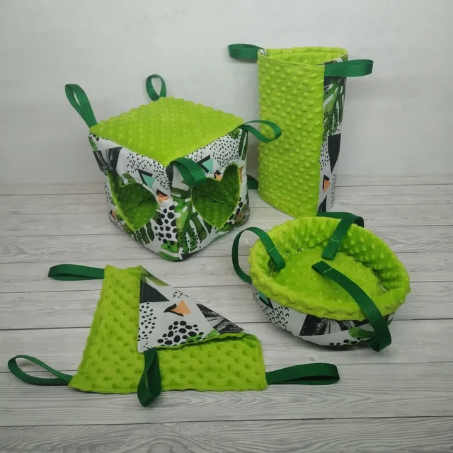 👉Zestaw do klatki dla Twojego kochanego zwierzaka. 
👉Przypominamy, że w naszej ofercie posiadamy około 200 tkanin, gładkich jak i wzorzystych. Jest z czego wybierać 😍🐾😘.
👉Cage kit for your lovely pet.
👉 We would like to remind you that our offer includes about 200 fabrics, both plain and patterned. There is a lot to choose from 😍🐾😘.
#ratcubehammock
#guineapighidey
#cubehammock
#fleececube
#rathideou
#kroliczeschronienie
#kryjowkawinkimorskiej
#kryjowkamyszoskoczka
#kryjowkazwierzak
#domkryjowkakrolika
#wiszacelegowisko