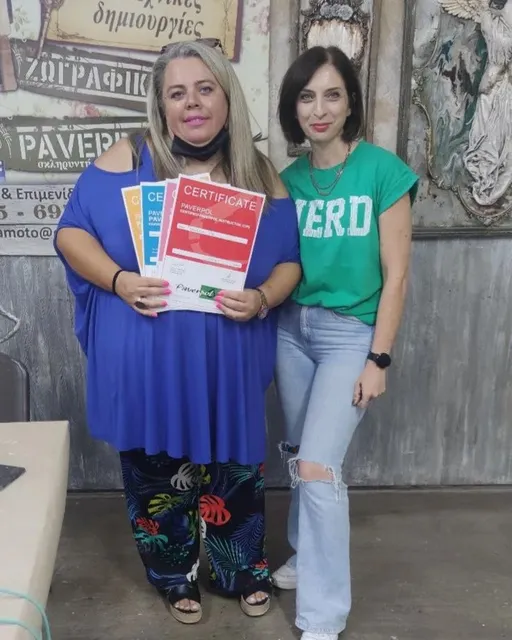 Με χαρά υποδεχτήκαμε την φίλη μας  @ritapervolaraki στο εργαστήριο μας και εκπαιδεύτηκε μαζί μας στις τεχνικές της εταιρίας Paverpol. Χαιρόμαστε που έχουμε μια ακόμα ταλαντούχα δημιουργό στην ομάδα εκπαιδευτών Paverpol ανά την Ελλάδα με βάση την Θεσσαλονίκη. #paverpol #seminars #discoveryourinnerartist #becreativeandhavefun