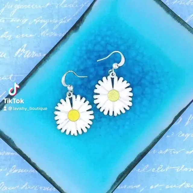 @LAVISHY #handmade #silver plated #colorful #enamel #daisy #flower #earrings for #wholesale and #onlineshopping