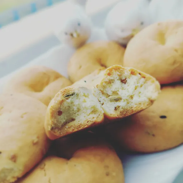 Kaak Anis | Handmade Sweet Cookies with Organic Anise
✈️🌍 Worldwide Shipping
Shop Now Online! https://sofra369.com/product-page/kaak-anis-handmade-sweet-cookies-with-organic-anise

#sofra369 #kaakanis #homemadefood #homemadecookies