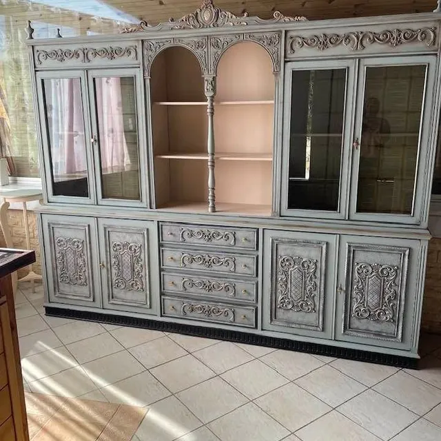 Ας ονειρευτούμε με την υπέροχη σερβάντα που άλλαξε η Αγαπημένη μας Vicky Bariami @vickybariami εμείς την αγαπήσαμε με την πρώτη ματιά! #ανονειρευεσαι #chalkpaint