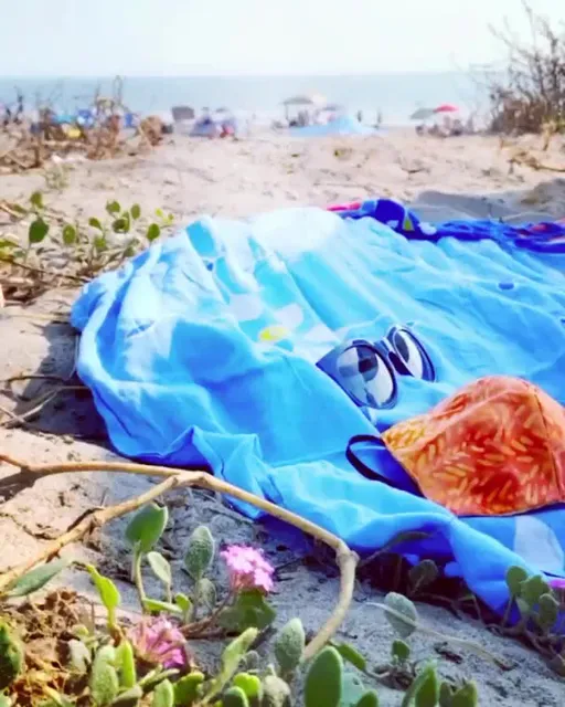 I followed my heart, and it led me to the beach🌊
.
.
.
#naturevideos #localbusiness #naturelovers #village #coastallife #greatness #smalltown #beach #marincounty #natureshot #nature #naturegram #view #pedesaan #simplelife #peaceful #stinsonbeach #naturevideo #california #etsy #localbrand #sonoma #petaluma #etsydesigner