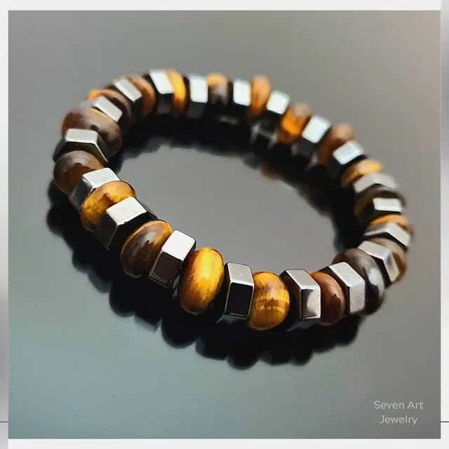 Tiger's Eye & Hematite Bracelet
#tigerseyebracelet #hematitebracelet #etsy #etsyseller #etsynecklace #etsyhandmade #etsyshop #etsyjewelry #etsy.world